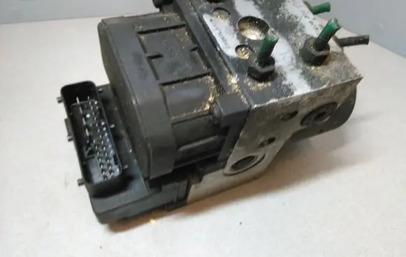 Renault Megane I ABS Pump 7700430231 9631631638 0273004395