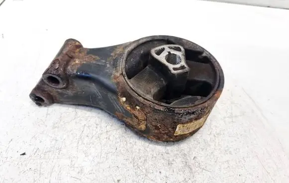 Chevrolet Cruze Engine mount bracket 13377274
