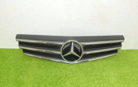 Mercedes-Benz CLC CL203 Front grill 2038801583