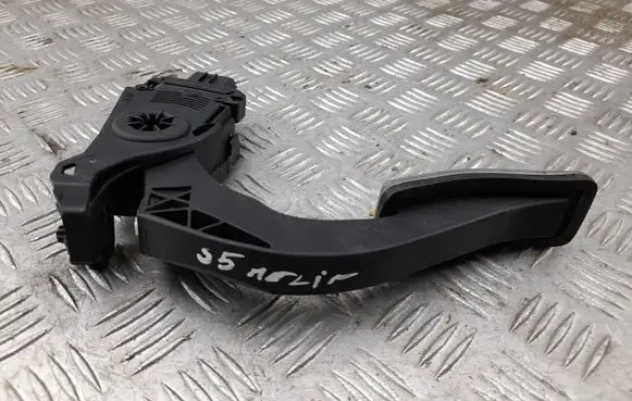 Audi A5 Accelerator throttle pedal 4H1723523