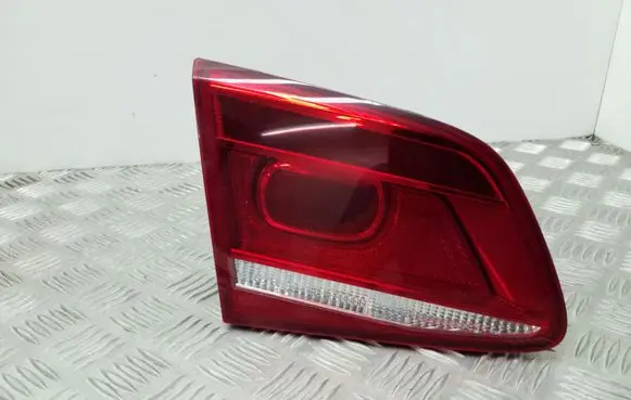 Volkswagen PASSAT B7 Tailgate rear/tail lights 3AE945093K