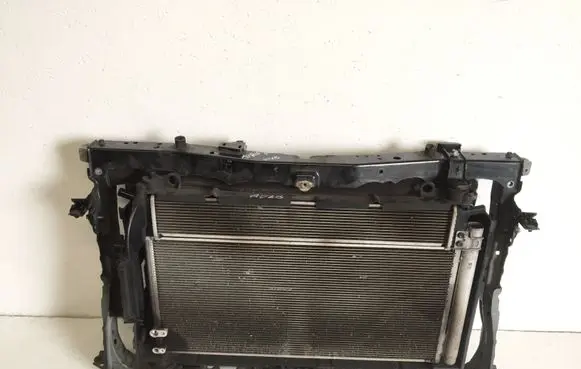 Toyota Auris E180 Radiator support slam panel wzmocnienie