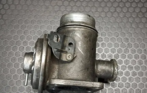 BMW 5 E60 E61 EGR valve 72864 7286402