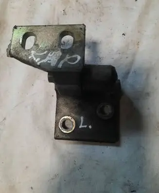 Peugeot Partner Front door lower hinge 