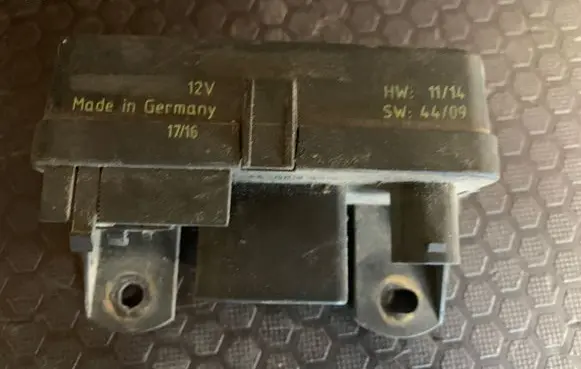 Glow plug pre-heat relay