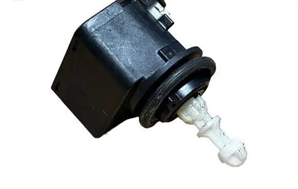 Volkswagen PASSAT B6 Headlight level adjustment motor 00883000