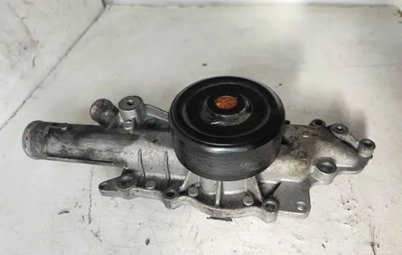 Mercedes-Benz Sprinter W906 Water pump 02052815 10023191037