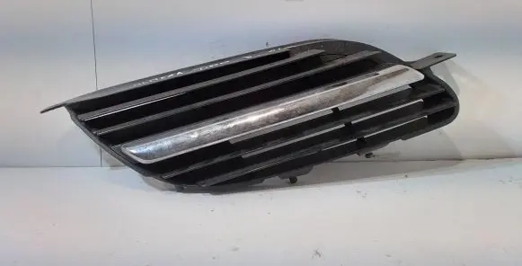 Nissan Almera Tino Front bumper lower grill 9381M020