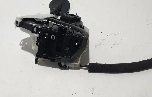 Renault Arkana Rear door lock 825027318R