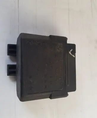 BMW 5 E34 Glow plug pre-heat relay 12211285085
