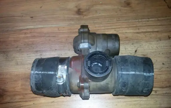 Mazda 626 EGR valve hzct101428