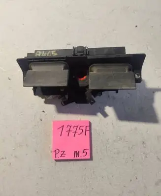 Audi A6 S6 C5 4B Tailgate/trunk/boot exterior handle 8D9827565H