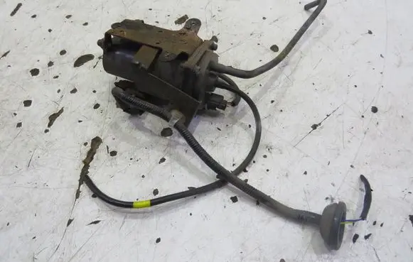 Nissan Note (E12) Fuel filter housing GMAUTO4574097