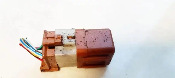 Nissan Almera Tino Other relay 2523079964