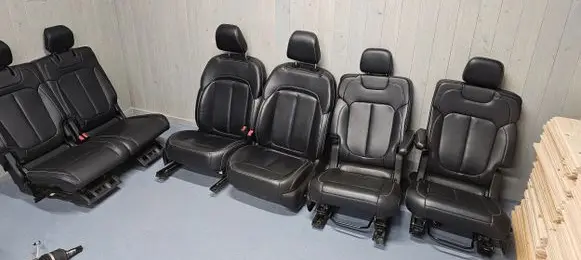 Jeep Grand Cherokee WL Seat set 