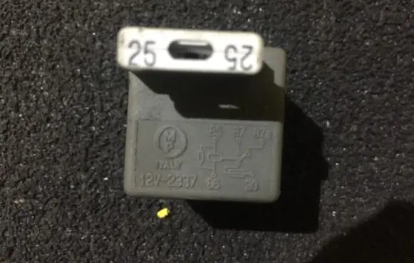 Renault Laguna I Other relay 12v2337 b047