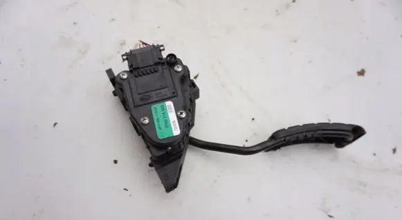 Renault Master II Accelerator throttle pedal 7700314525