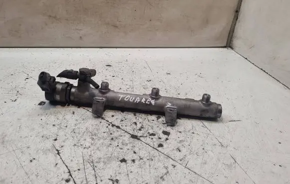 Volkswagen Touareg I Fuel main line pipe 059130090AH 100000063