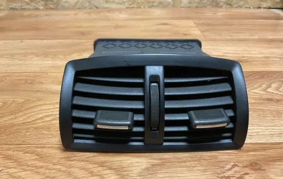 Opel Insignia A Rear air vent grill 13274338 200902122
