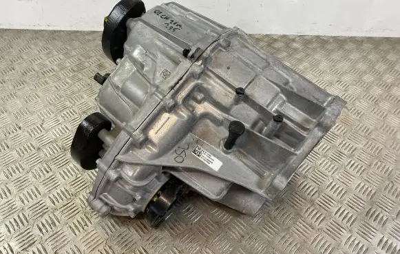 Gearbox transfer box case