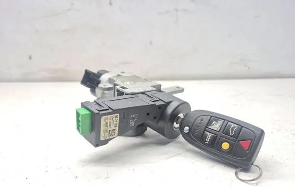 Volvo XC90 Ignition lock 8626324 16184