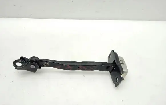 Suzuki Swift III Front door check strap stopper