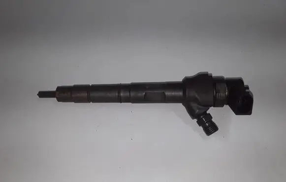 Audi A5 8T 8F Fuel injector 03L130277J