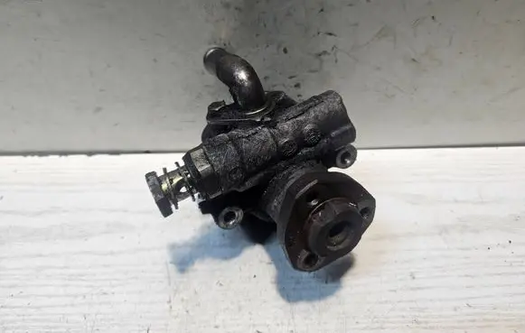 Skoda Octavia Mk1 (1U) Power steering pump 
