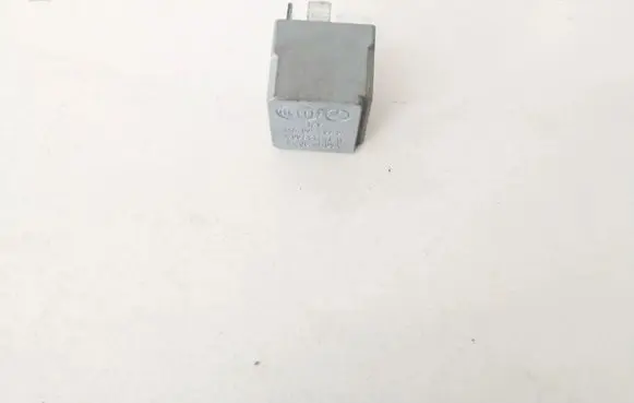 Mercedes-Benz E W211 Other relay A0025422819 4RA00779307