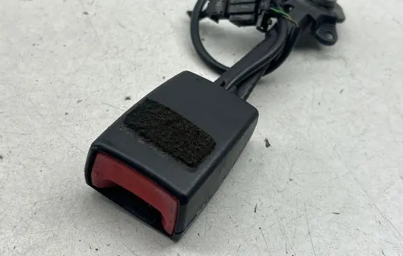 Audi A6 S6 C6 4F Front seatbelt buckle 