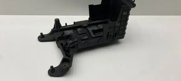 Volkswagen PASSAT B6 Battery box tray 1K0915336B