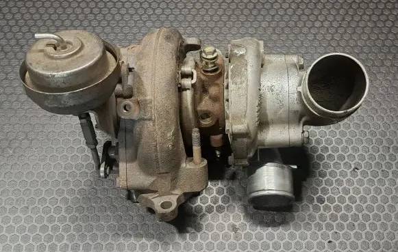 Toyota Avensis T250 Turbo 172010R020 06020800107