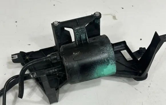 BMW M3 e92 Active carbon filter fuel vapour canister 6764046