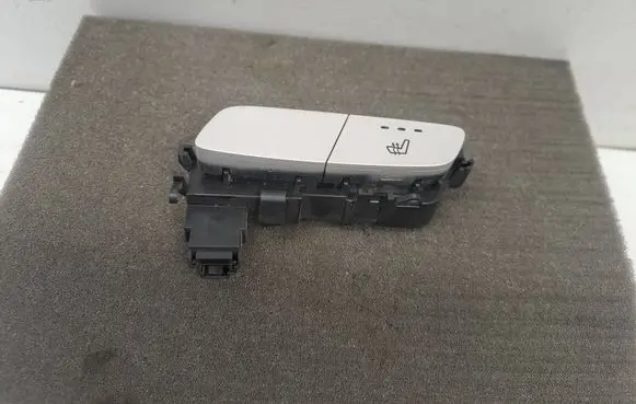 Mercedes-Benz GLC X253 C253 Seat heating switch A2139057502 13262703 SW133101