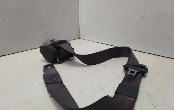 Audi A4 S4 B6 8E 8H Front seatbelt 8E0857706B 06112000 561035400A