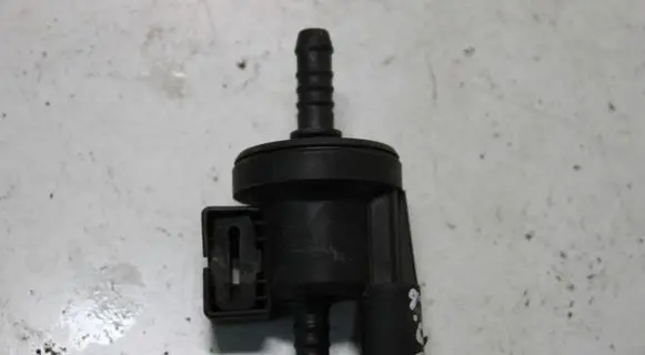 Audi TT TTS Mk2 Vacuum valve 06E906517A