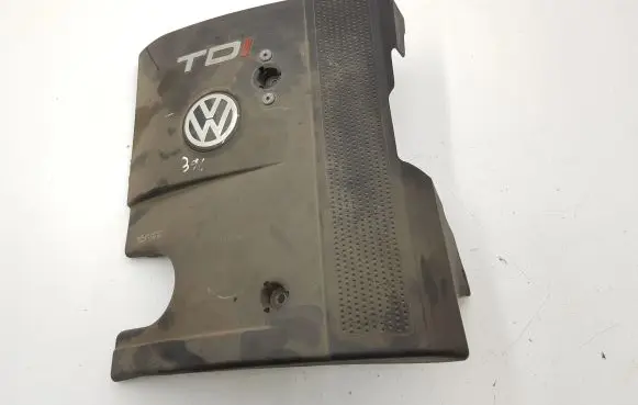 Volkswagen PASSAT B5 Engine cover (trim) 028103935