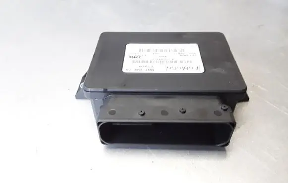 Volvo S60 Hand brake control module 31334228