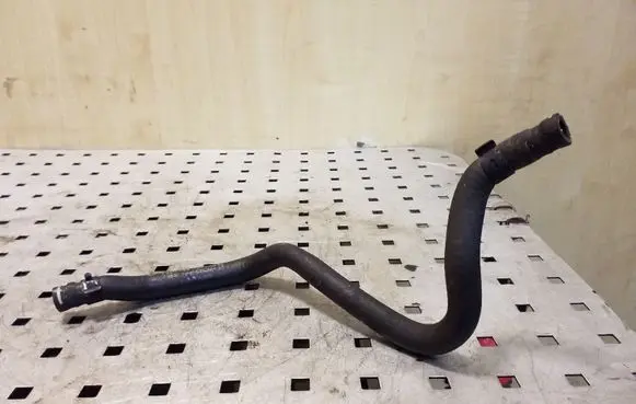 Opel Insignia A Engine coolant pipe/hose 13220154