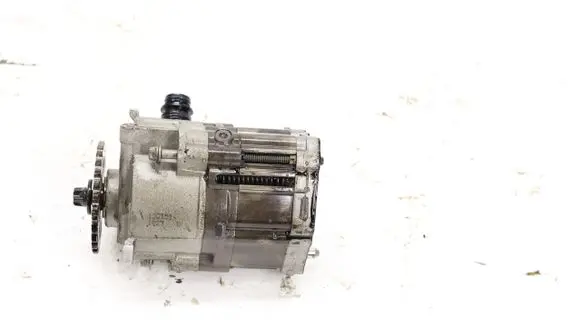 Mercedes-Benz CLA C118 X118 Oil pump A6541802501