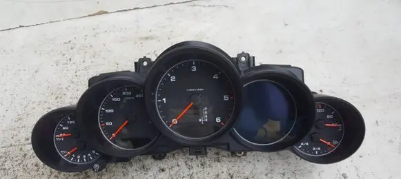 Porsche Cayenne (92A) Speedometer (instrument cluster) 7P5920954Q A2C94767300