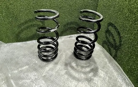 Porsche Cayenne (92A) Rear coil spring 