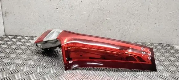 Volvo V70 Tailgate rear/tail lights
