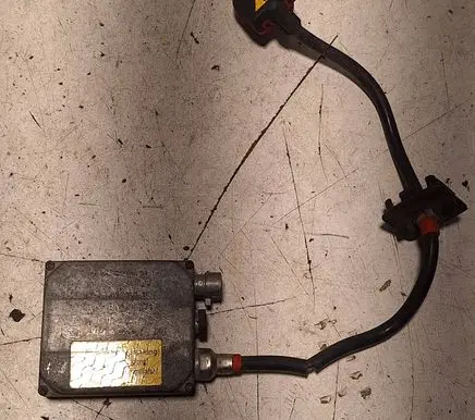 Audi A6 S6 C5 4B Headlight ballast module Xenon 4B0941471 5DV00776015 D2SD2R