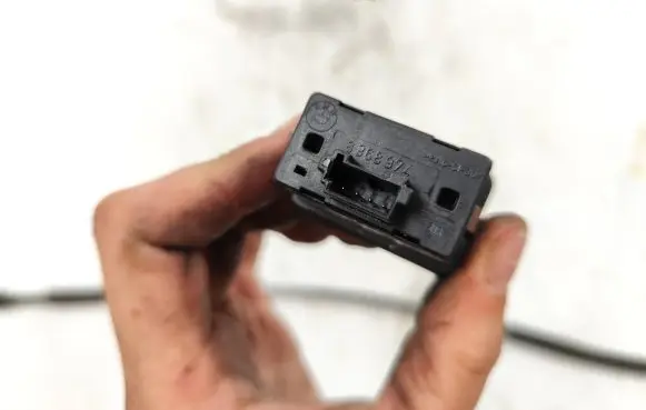BMW 5 E39 Electric window control switch 8368974