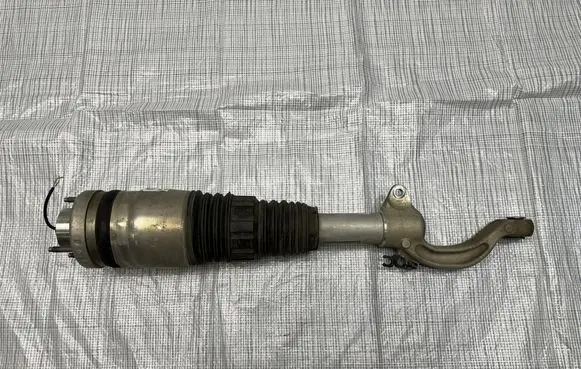 Maserati Levante Front shock absorber/damper 06700374370