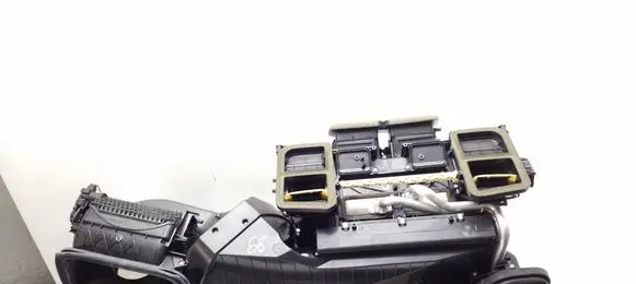 Mercedes-Benz C W204 Interior heater climate box assembly A2048302560