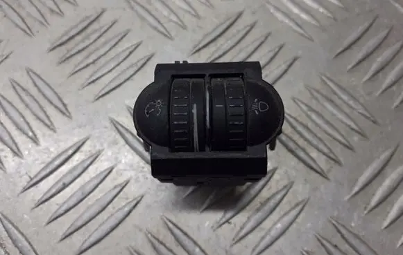 Volkswagen Golf V Light relay 1K0941333