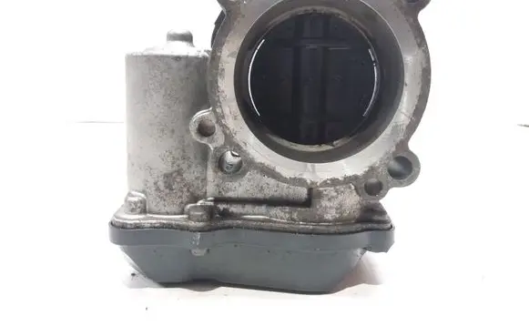 Volkswagen Golf VI Throttle valve 03C133062S