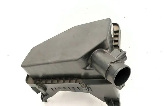 Chevrolet Volt II Air filter box 84107702